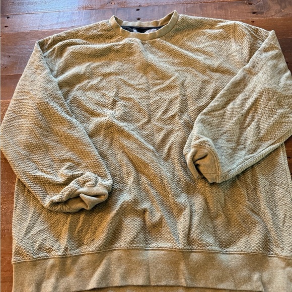 Other - Men's green diamond texture, pullover crew
